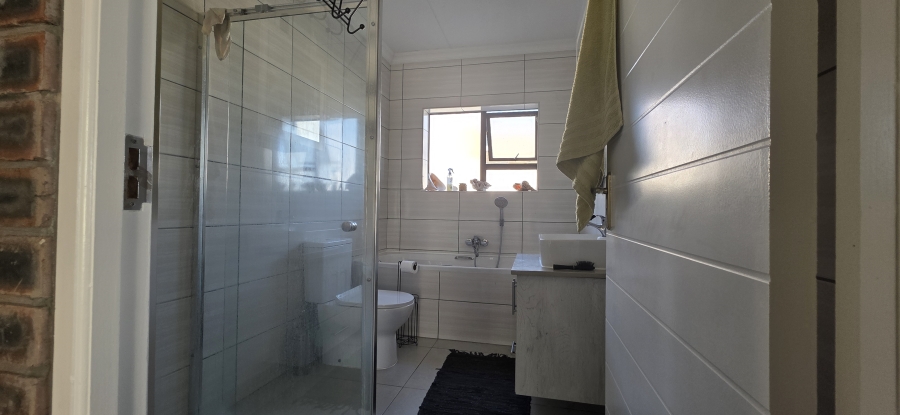 7 Bedroom Property for Sale in Dana Bay Western Cape